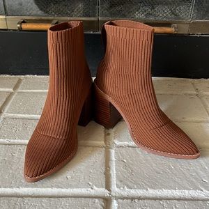 Size 4 Cognac Steven by Steve Madden Nara Stacked Heel Booties